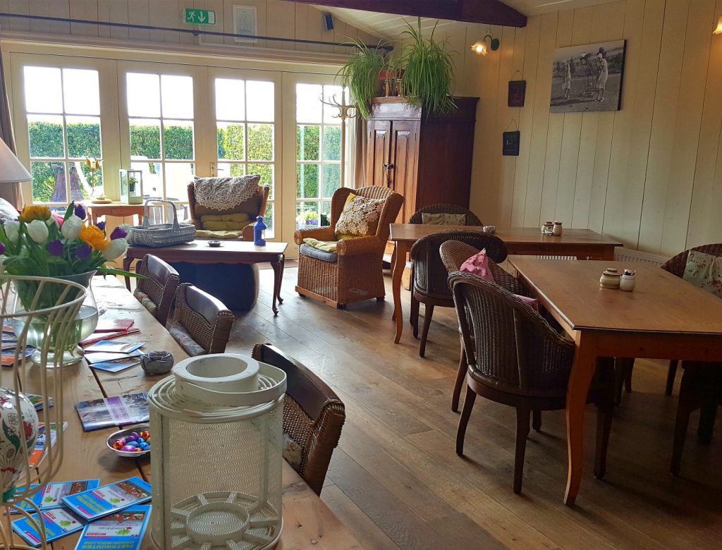 vakantie-in-noord-holland-hotelkamer-lanormande-hoorn-westwoud
